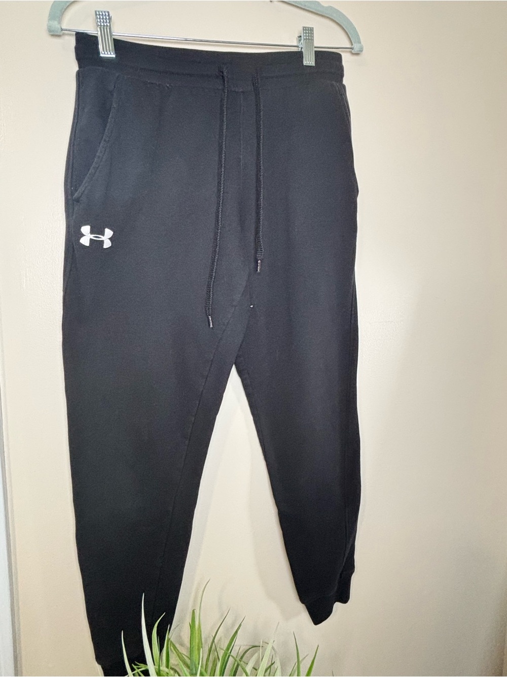 Under Armour womans Black Jogger Sweatpants